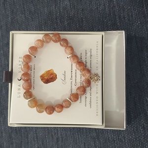 Luna Norte Sunstone bracelet - new in box